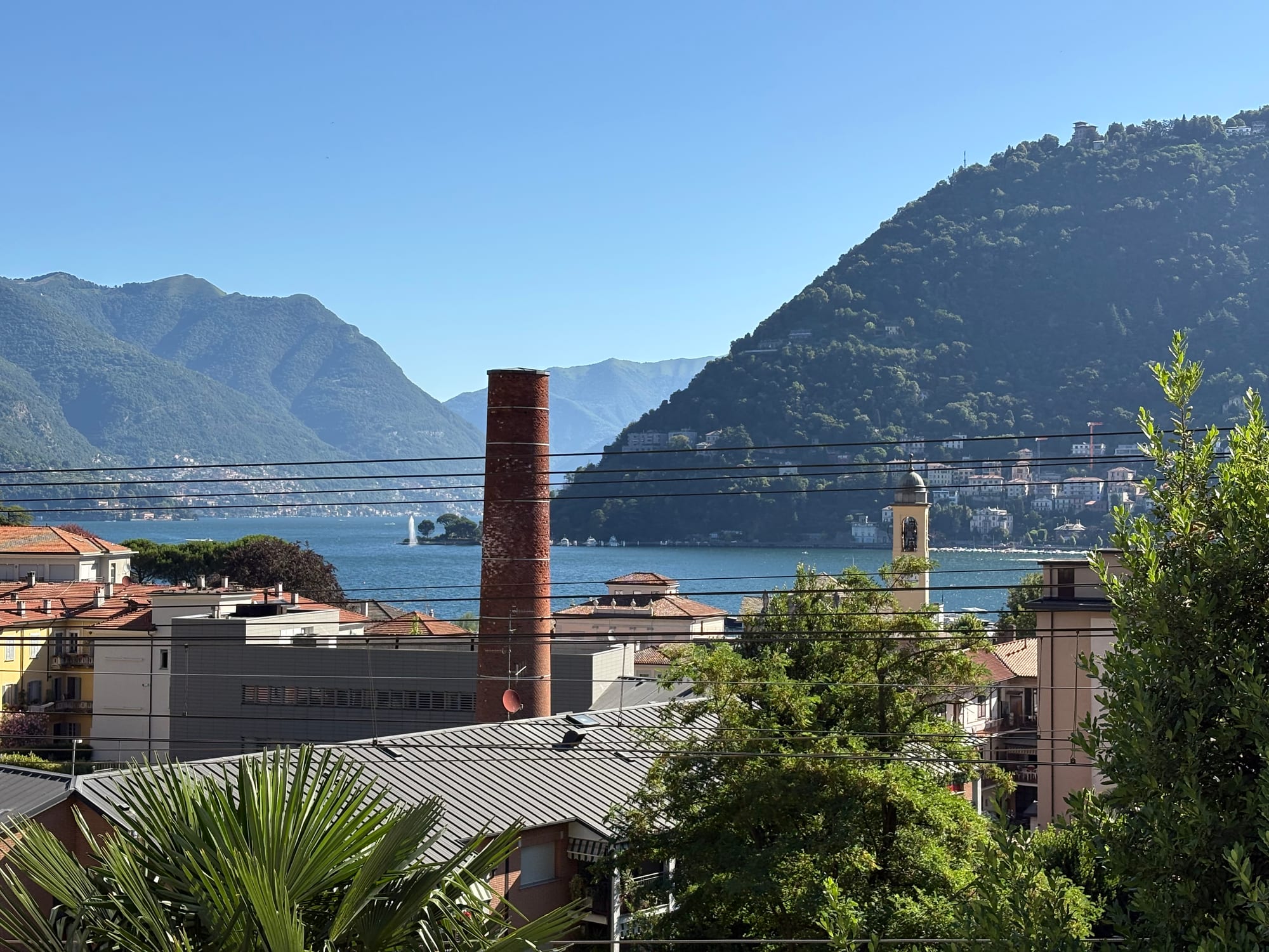 Casa di Miriam — vista panoramica esterna sul lago