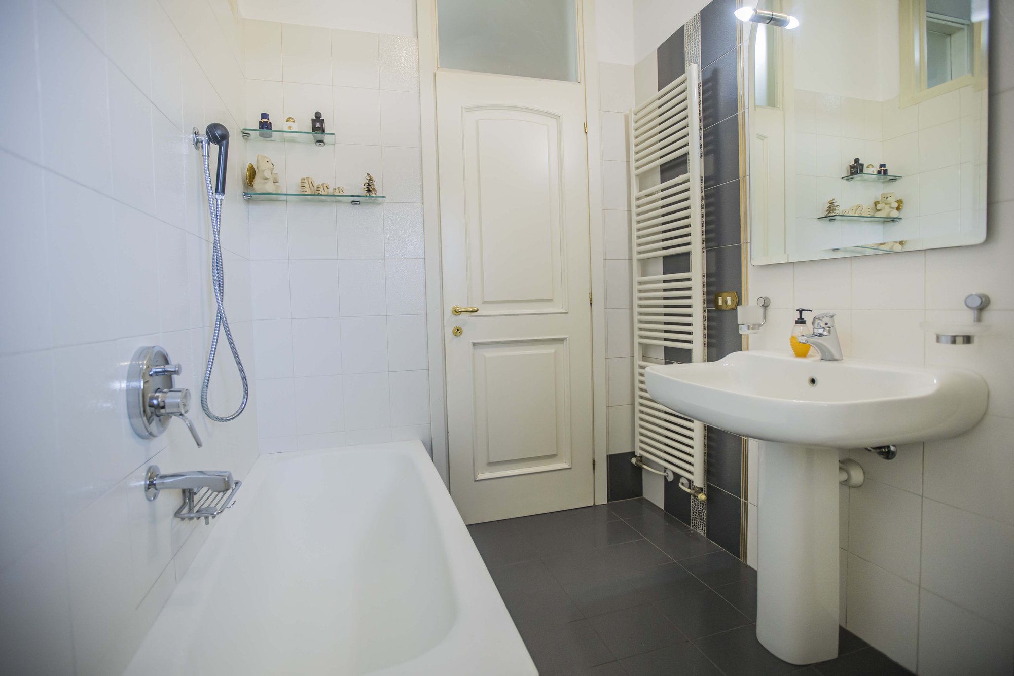 Casa di Pucci — Bagno 1